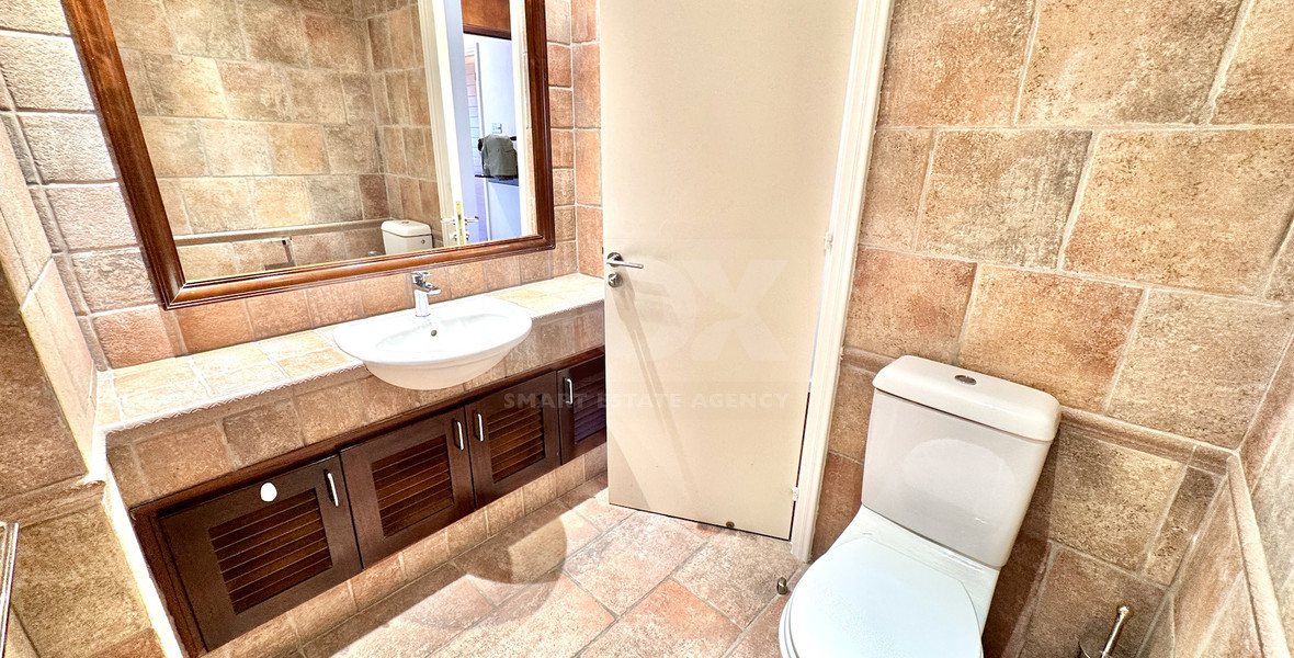 Spacious Three Bedroom Apartment Plus Office In Neapoli For Rent