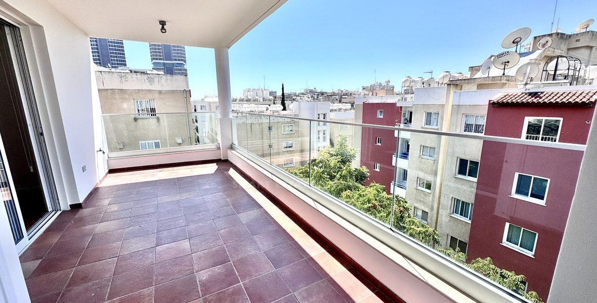 Spacious Three Bedroom Apartment Plus Office In Neapoli For Rent