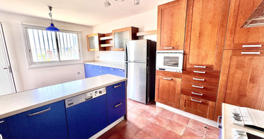 Spacious Three Bedroom Apartment Plus Office In Neapoli For Rent