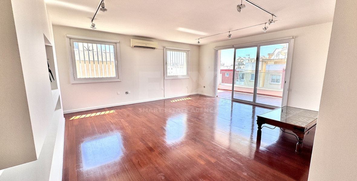 Spacious Three Bedroom Apartment Plus Office In Neapoli For Rent