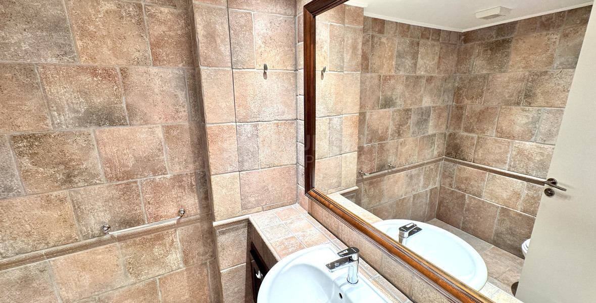 Spacious Three Bedroom Apartment Plus Office In Neapoli For Rent
