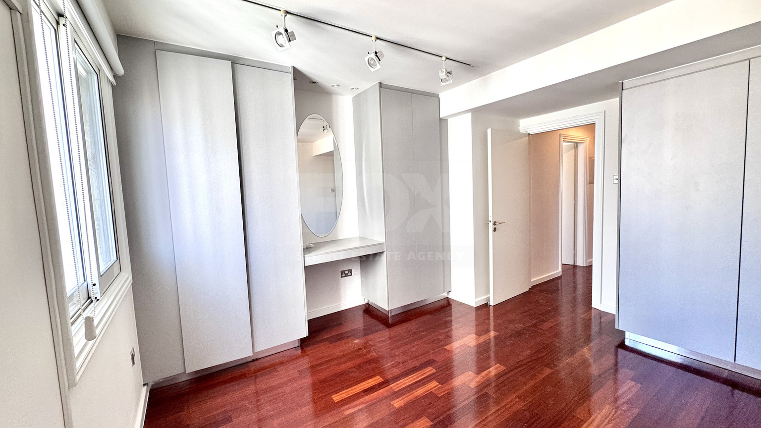 Spacious Three Bedroom Apartment Plus Office In Neapoli For Rent