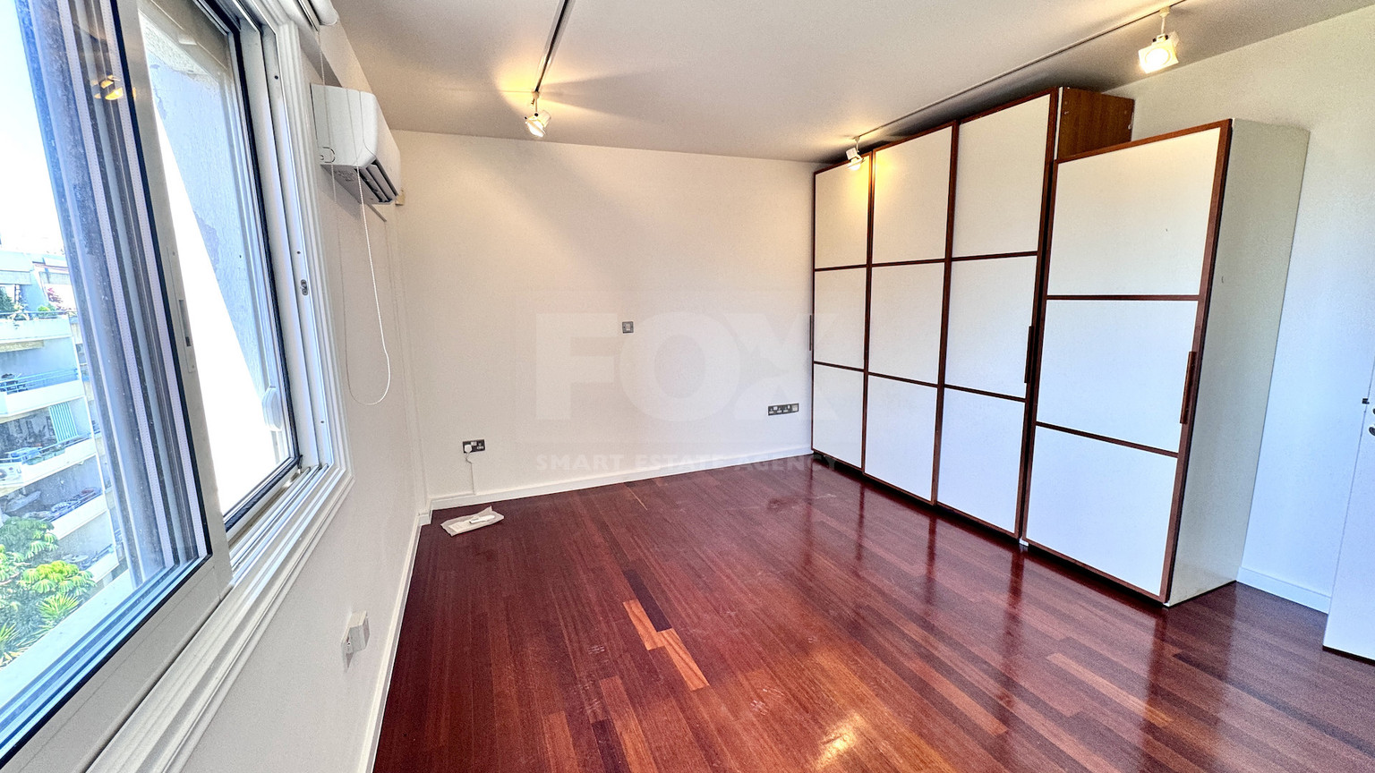 Spacious Three Bedroom Apartment Plus Office In Neapoli For Rent