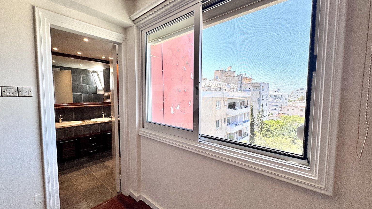Spacious Three Bedroom Apartment Plus Office In Neapoli For Rent