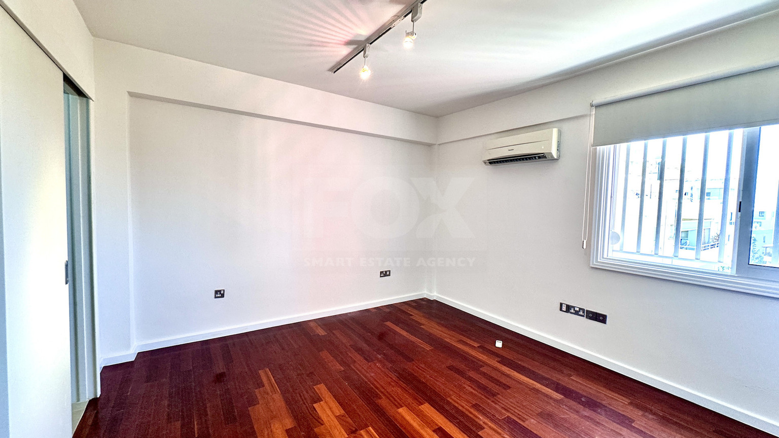 Spacious Three Bedroom Apartment Plus Office In Neapoli For Rent