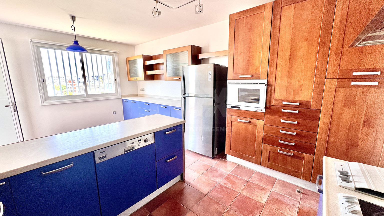 Spacious Three Bedroom Apartment Plus Office In Neapoli For Rent