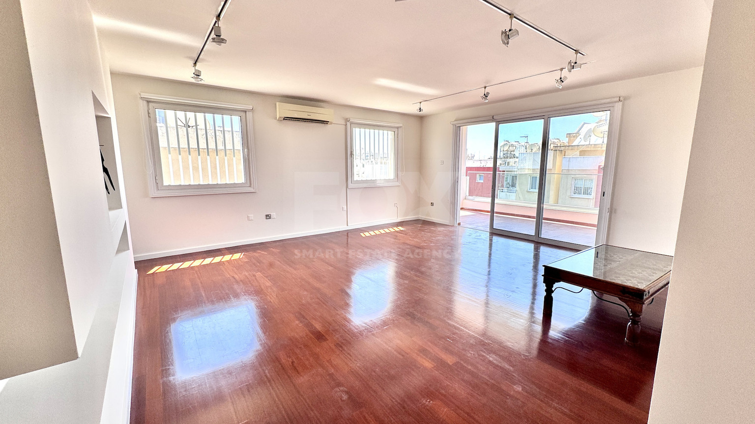 Spacious Three Bedroom Apartment Plus Office In Neapoli For Rent