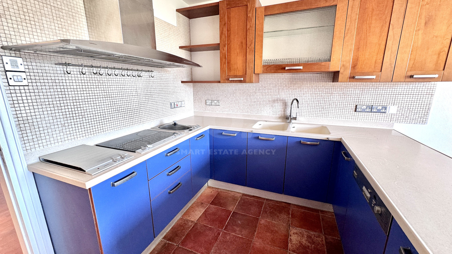 Spacious Three Bedroom Apartment Plus Office In Neapoli For Rent