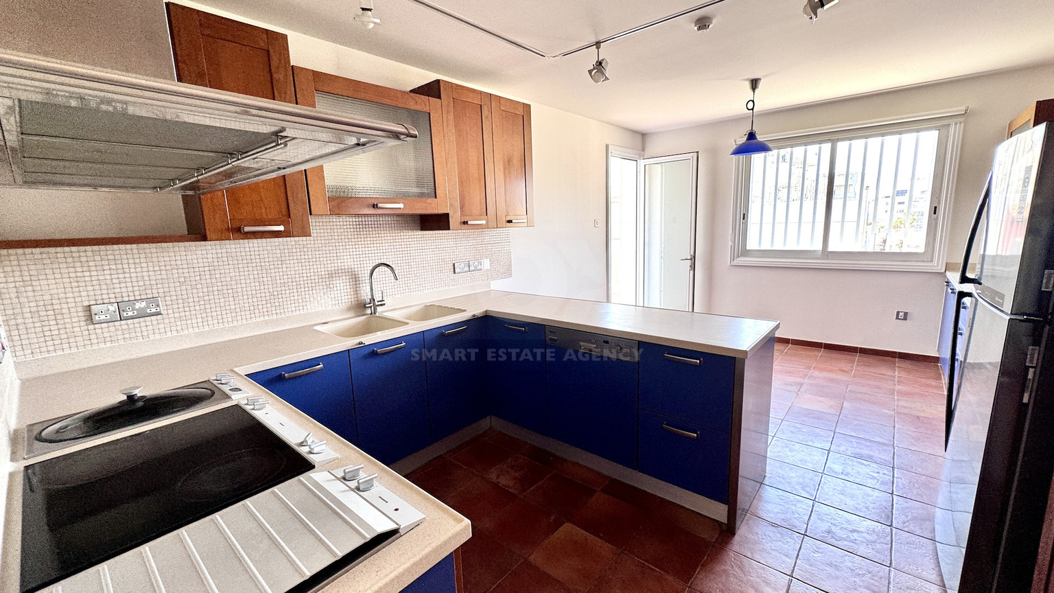 Spacious Three Bedroom Apartment Plus Office In Neapoli For Rent
