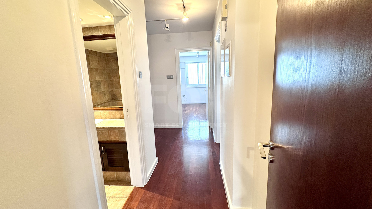 Spacious Three Bedroom Apartment Plus Office In Neapoli For Rent