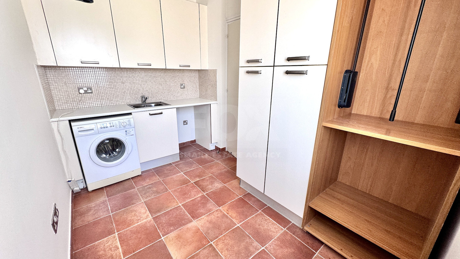 Spacious Three Bedroom Apartment Plus Office In Neapoli For Rent