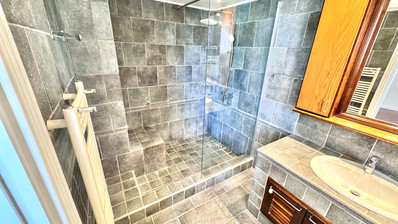 Spacious Three Bedroom Apartment Plus Office In Neapoli For Rent