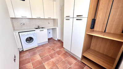 Spacious Three Bedroom Apartment Plus Office In Neapoli For Rent
