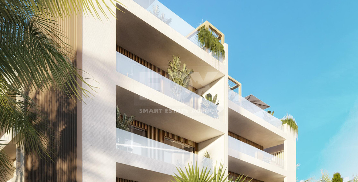 Spacious Two Bedroom Apartment with swimming pool in Popular Universal Area