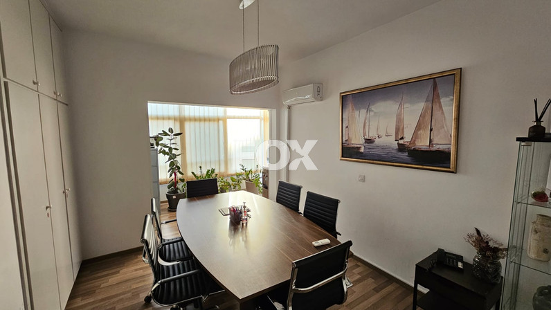 Office 100 m² for rent in Agia Zoni, Limassol, Cyprus