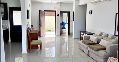 For sale Three bedroom villa in Konia , Paphos