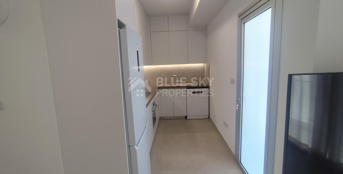 Modern 1-Bedroom Apartment with Park Views & Large Veranda – Apostoloi Petrou & Pavlou