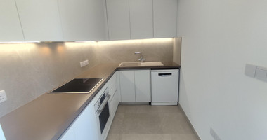 Modern 1-Bedroom Apartment with Park Views & Large Veranda – Apostoloi Petrou & Pavlou
