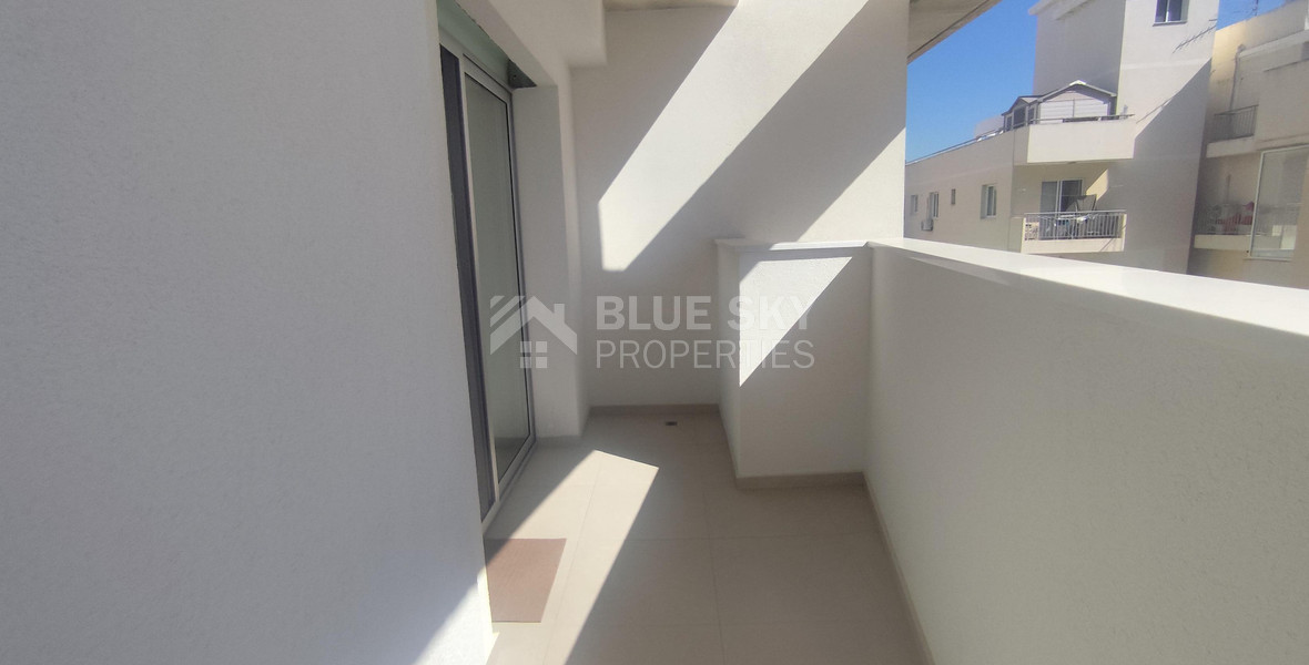 Modern 1-Bedroom Apartment with Park Views & Large Veranda – Apostoloi Petrou & Pavlou