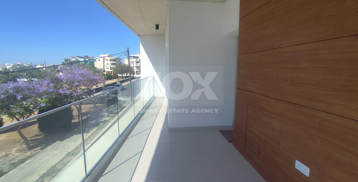 Modern 1-Bedroom Apartment with Park Views & Large Veranda – Apostoloi Petrou & Pavlou