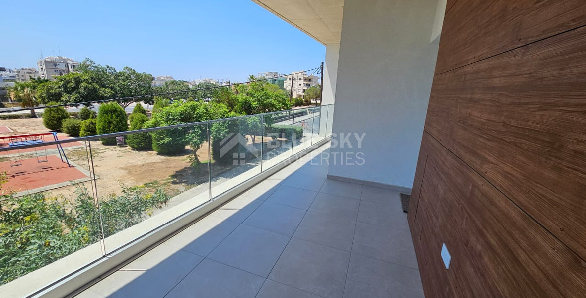 Modern 1-Bedroom Apartment with Park Views & Large Veranda – Apostoloi Petrou & Pavlou