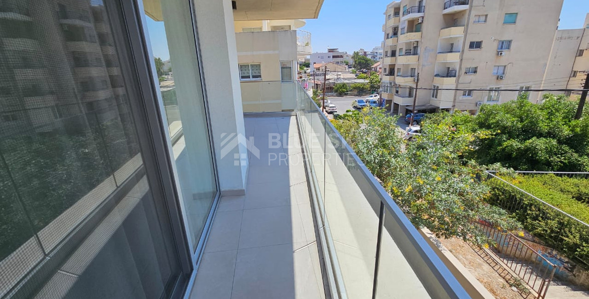 Modern 1-Bedroom Apartment with Park Views & Large Veranda – Apostoloi Petrou & Pavlou