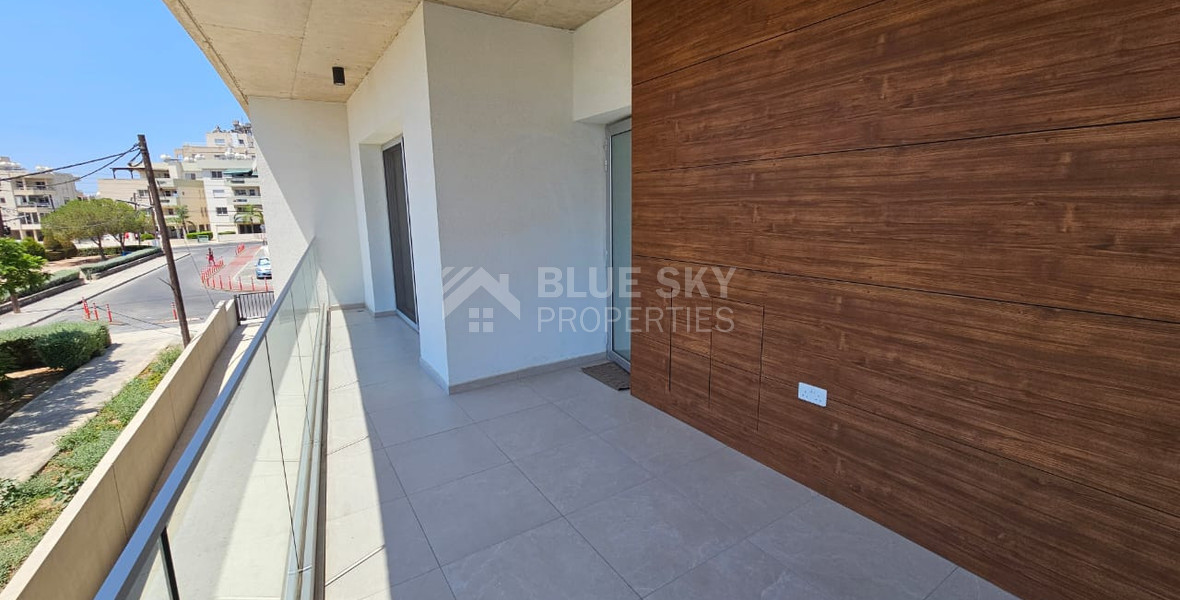 Modern 1-Bedroom Apartment with Park Views & Large Veranda – Apostoloi Petrou & Pavlou