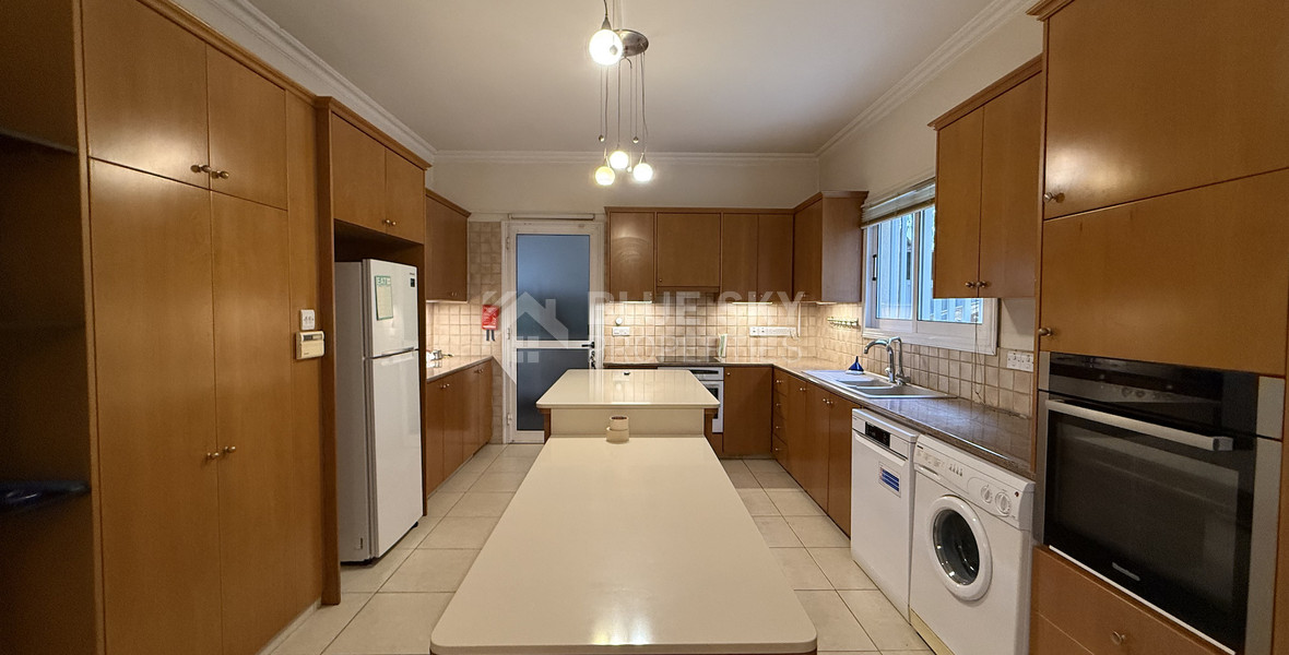 RENT: Elegant 4-Bedroom Detached Family Home IN Ekali.