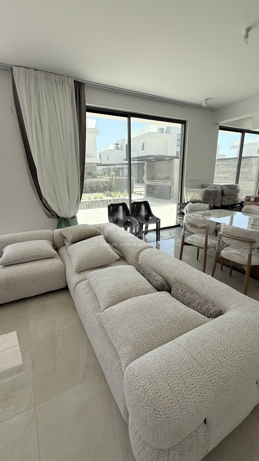 For rent Luxury Exclusive Gated Coastal Villa in Geroskipou in Paphos