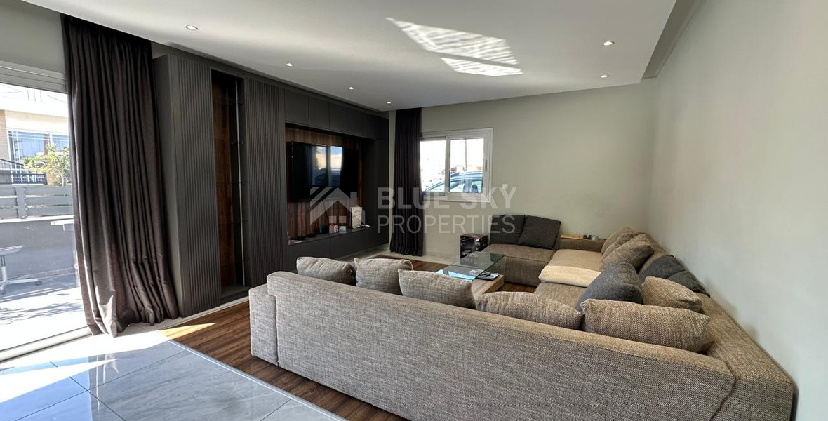 Luxury Seven-Bedroom Semi-Detached House for Rent in Ypsonas