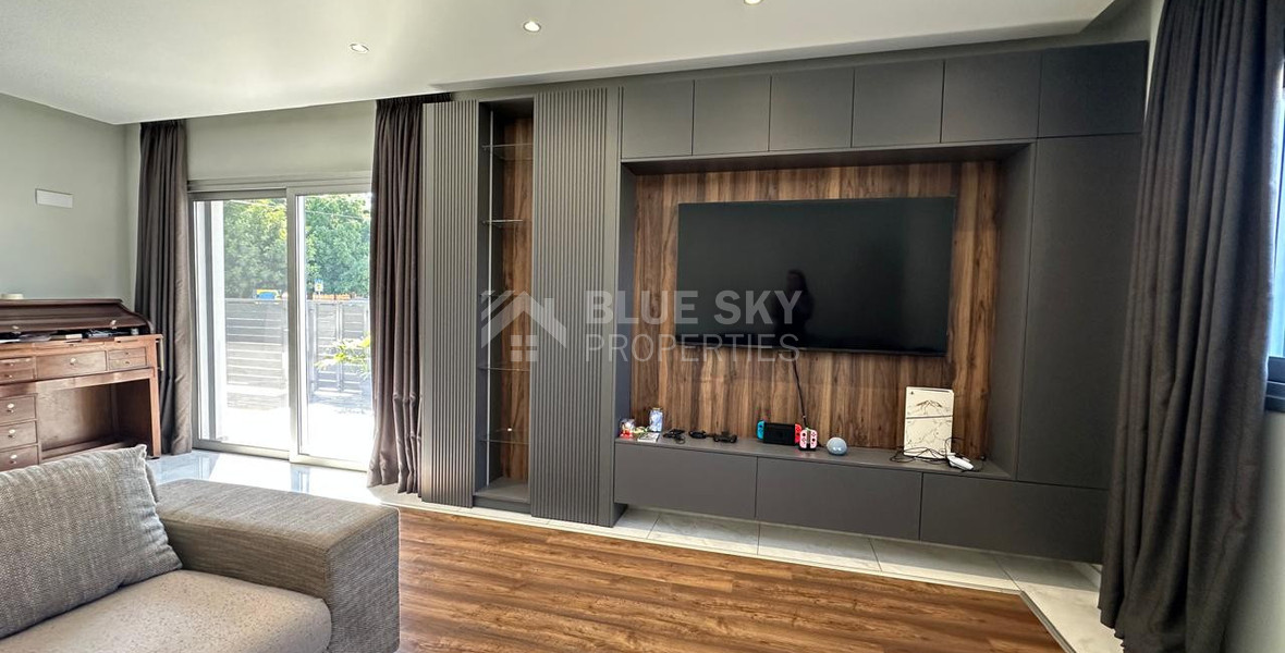 Luxury Seven-Bedroom Semi-Detached House for Rent in Ypsonas