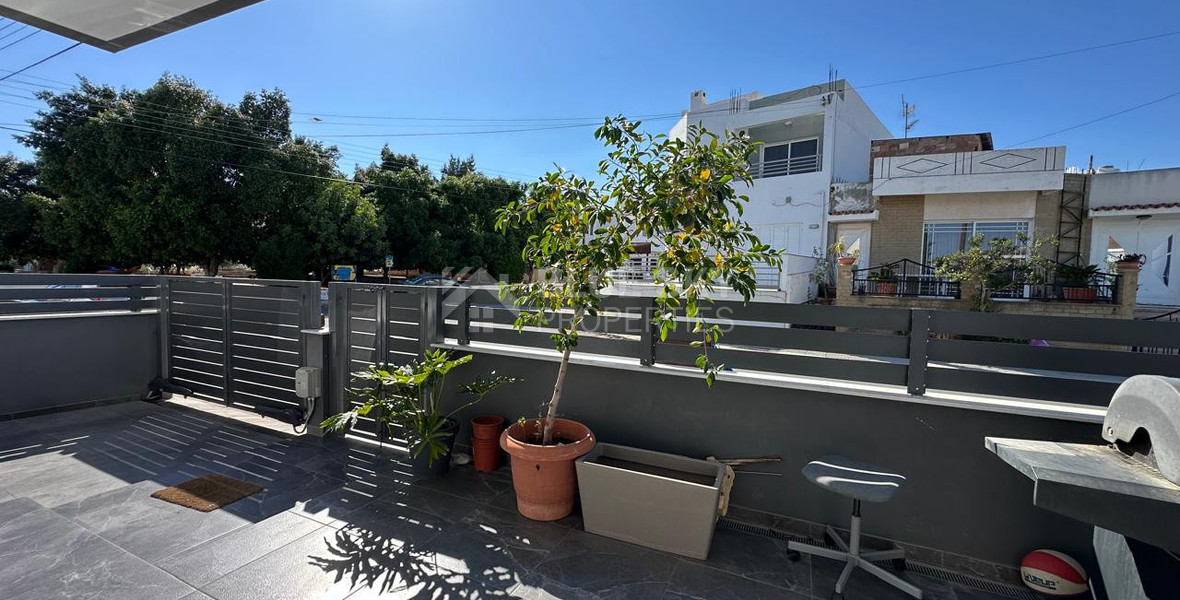 Luxury Seven-Bedroom Semi-Detached House for Rent in Ypsonas