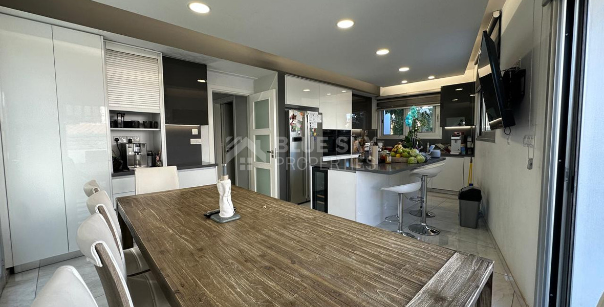 Luxury Seven-Bedroom Semi-Detached House for Rent in Ypsonas