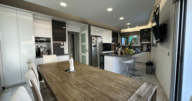Luxury Seven-Bedroom Semi-Detached House for Rent in Ypsonas