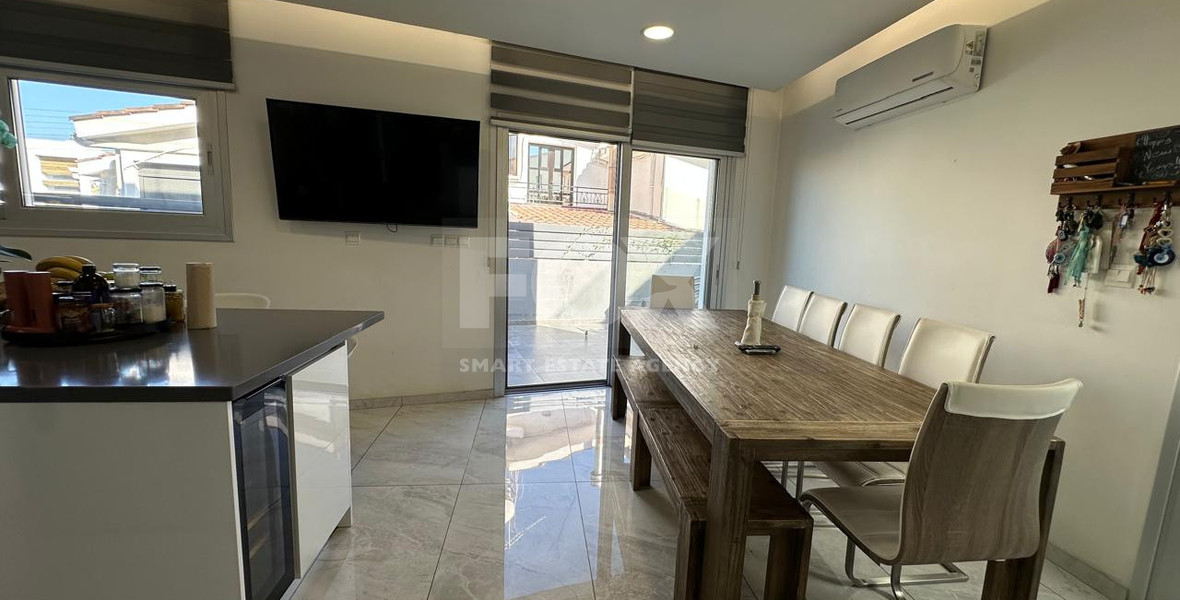 Luxury Seven-Bedroom Semi-Detached House for Rent in Ypsonas
