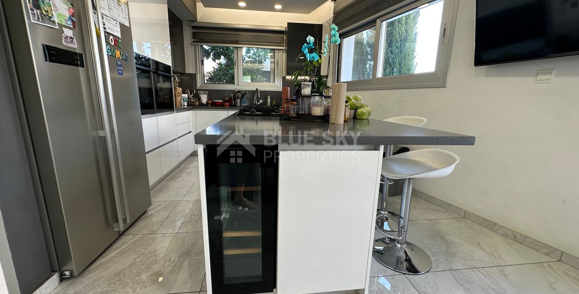 Luxury Seven-Bedroom Semi-Detached House for Rent in Ypsonas