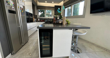 Luxury Seven-Bedroom Semi-Detached House for Rent in Ypsonas