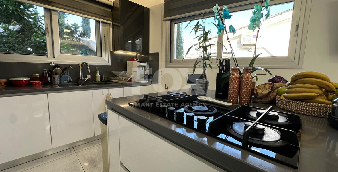 Luxury Seven-Bedroom Semi-Detached House for Rent in Ypsonas