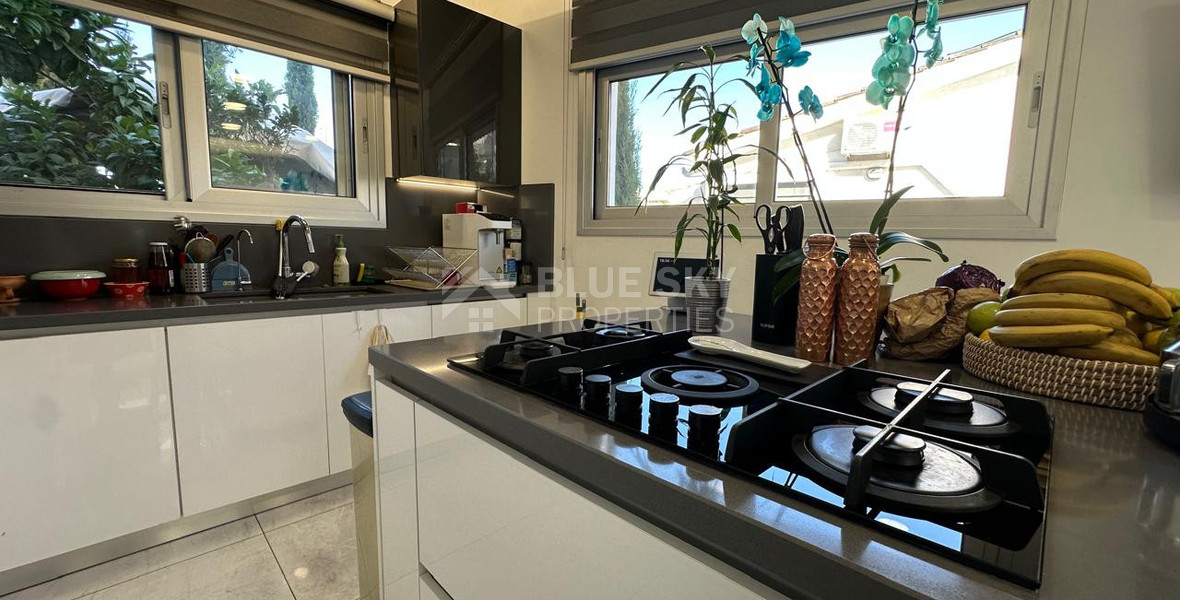 Luxury Seven-Bedroom Semi-Detached House for Rent in Ypsonas