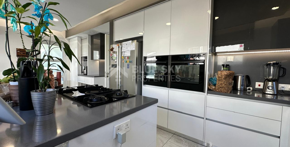Luxury Seven-Bedroom Semi-Detached House for Rent in Ypsonas