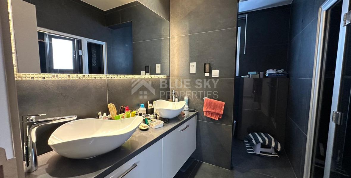 Luxury Seven-Bedroom Semi-Detached House for Rent in Ypsonas