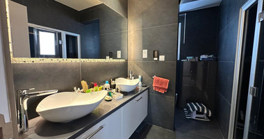 Luxury Seven-Bedroom Semi-Detached House for Rent in Ypsonas