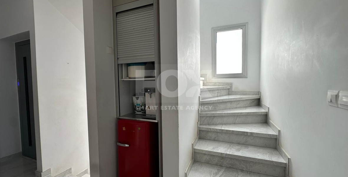 Luxury Seven-Bedroom Semi-Detached House for Rent in Ypsonas