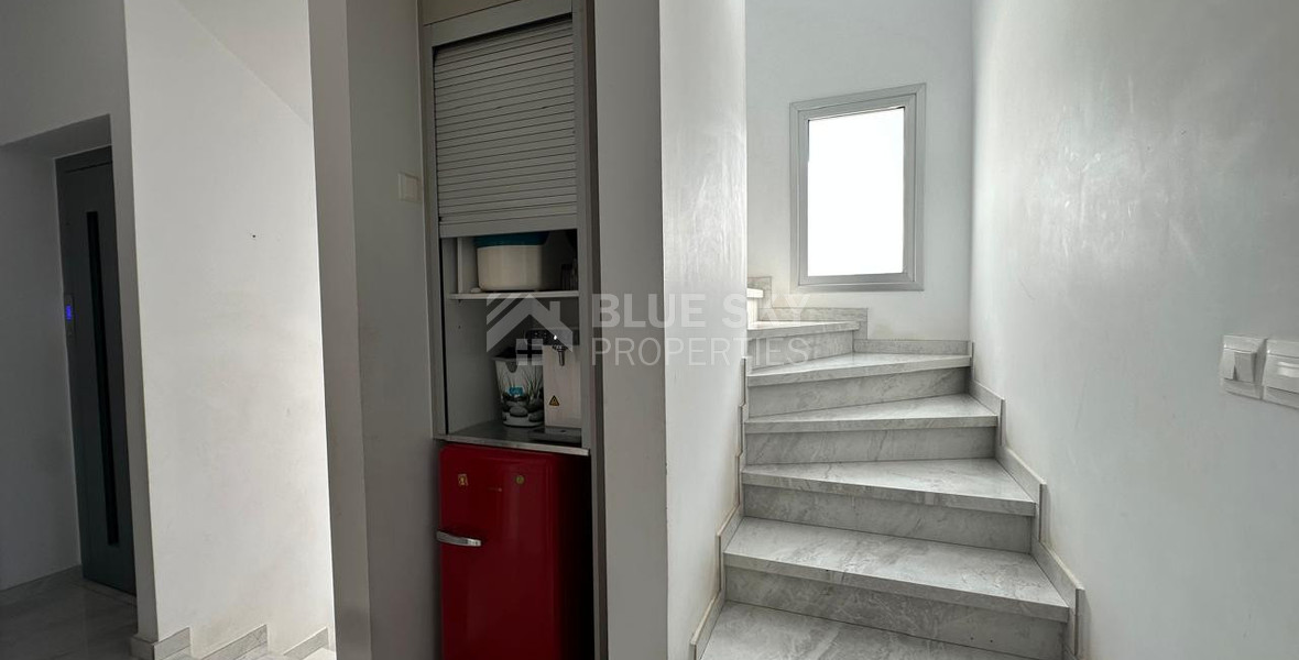 Luxury Seven-Bedroom Semi-Detached House for Rent in Ypsonas