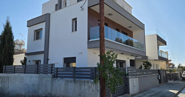 Luxury Seven-Bedroom Semi-Detached House for Rent in Ypsonas
