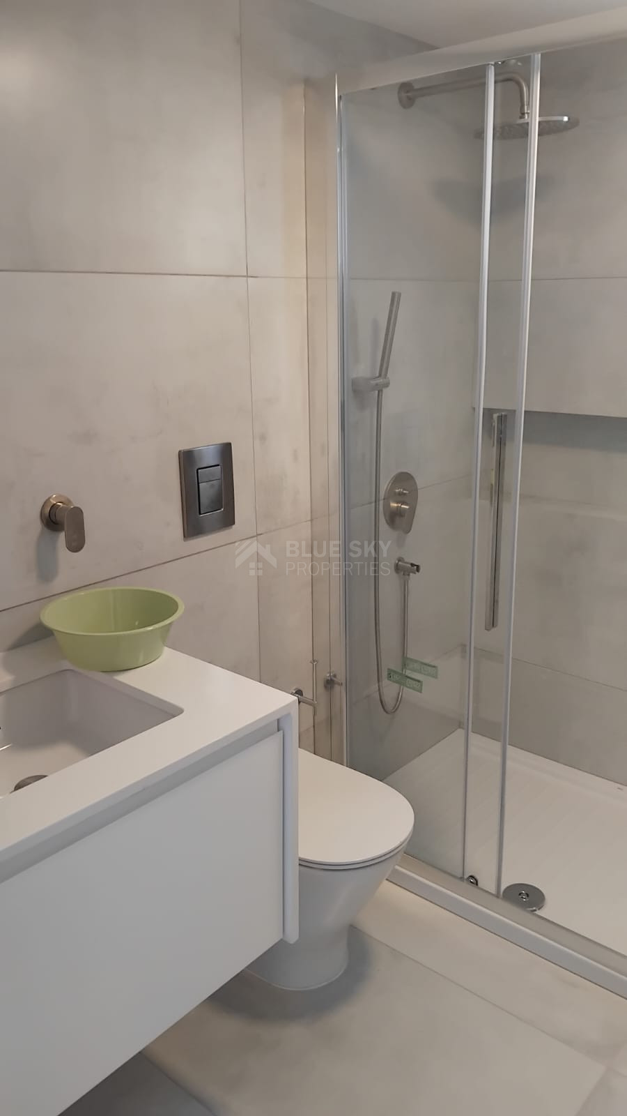 For Rent Modern  Apartment with Three Bedrooms for Rent