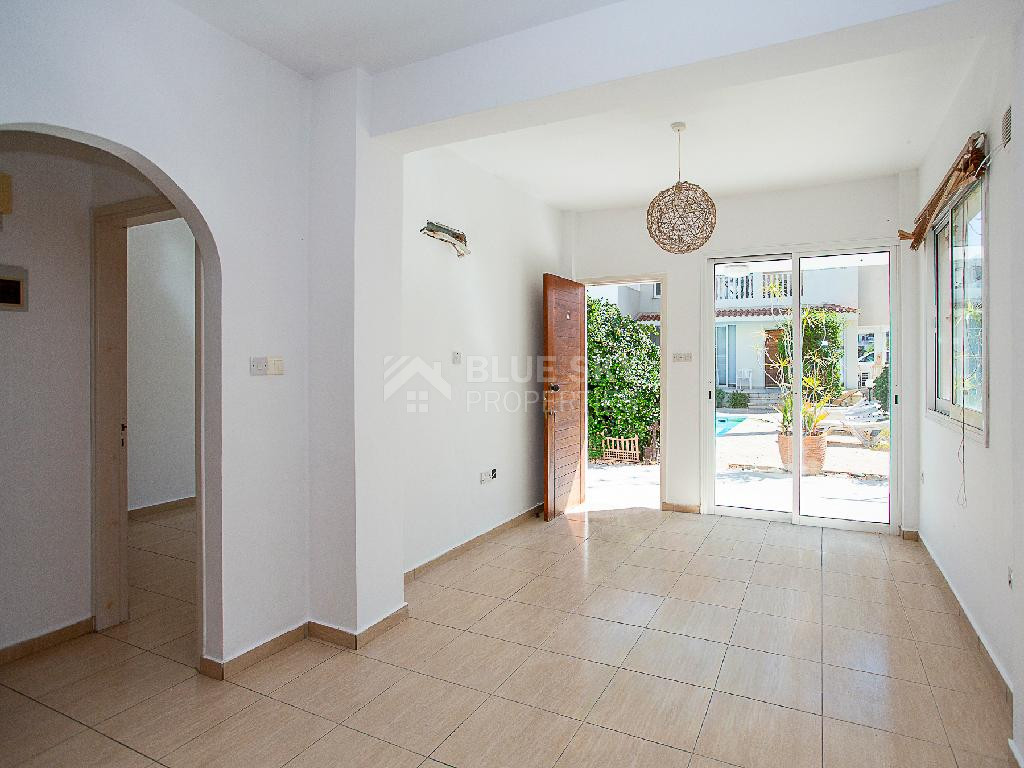 One bedroom apartment with separate title deeds for sale in Universal. area of Paphos