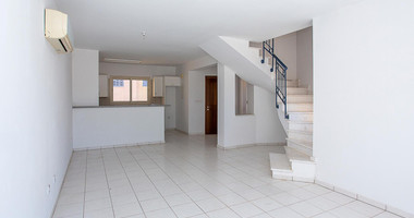 Three-Bedroom Property with Private Outdoor Space in Anarita for sale