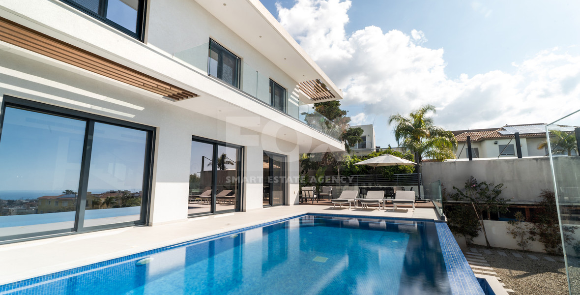 Luxury Five-Bedroom Villa with Panoramic Sea Views for Sale in Agios Athanasios,