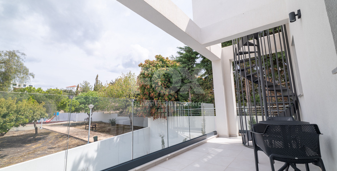 Luxury Five-Bedroom Villa with Panoramic Sea Views for Sale in Agios Athanasios,